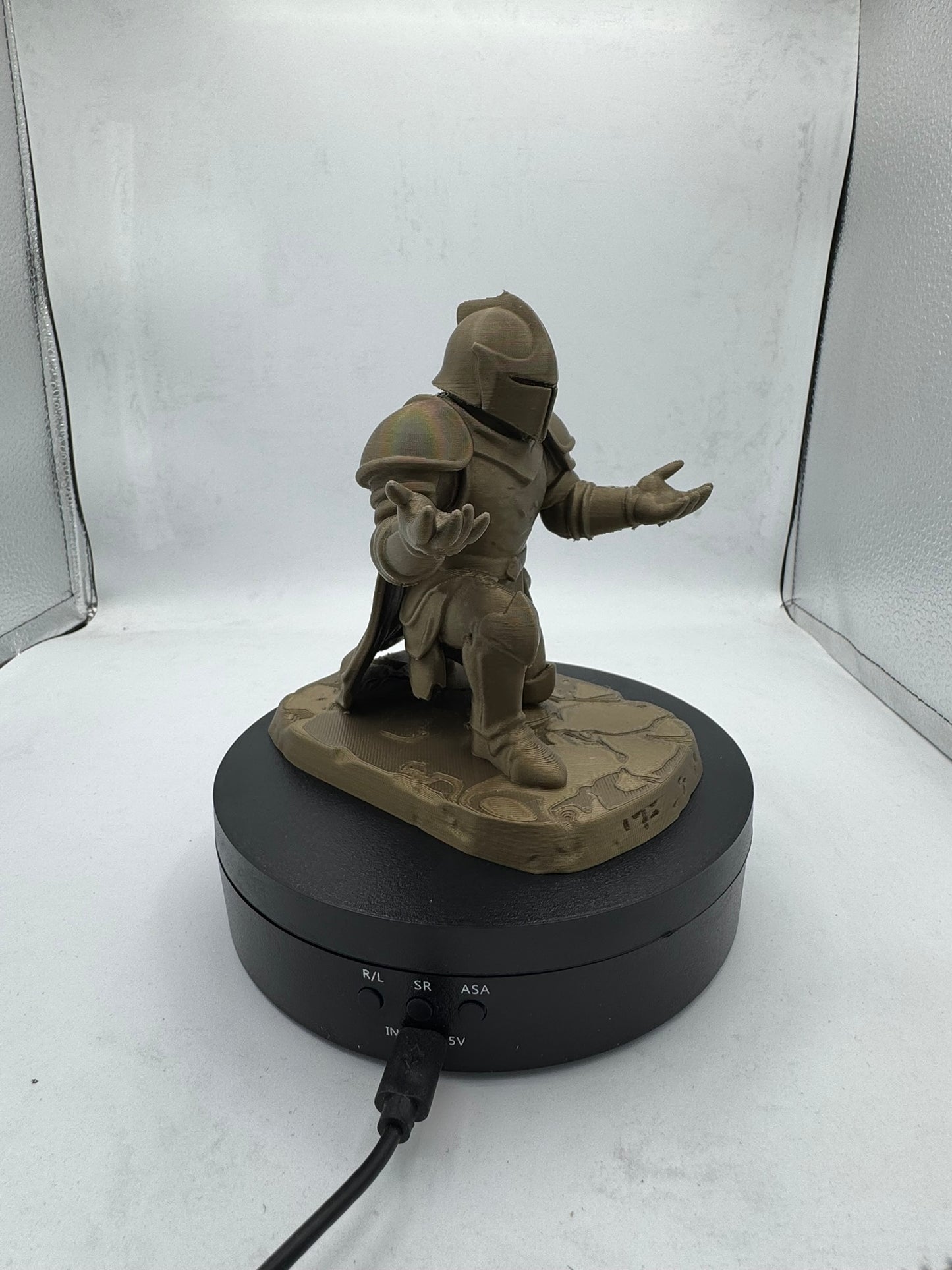 Kneeling Knight Pen Holder