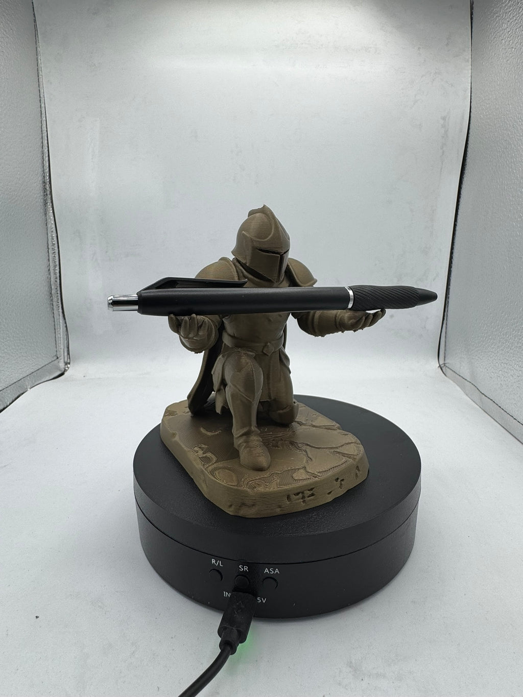 Kneeling Knight Pen Holder