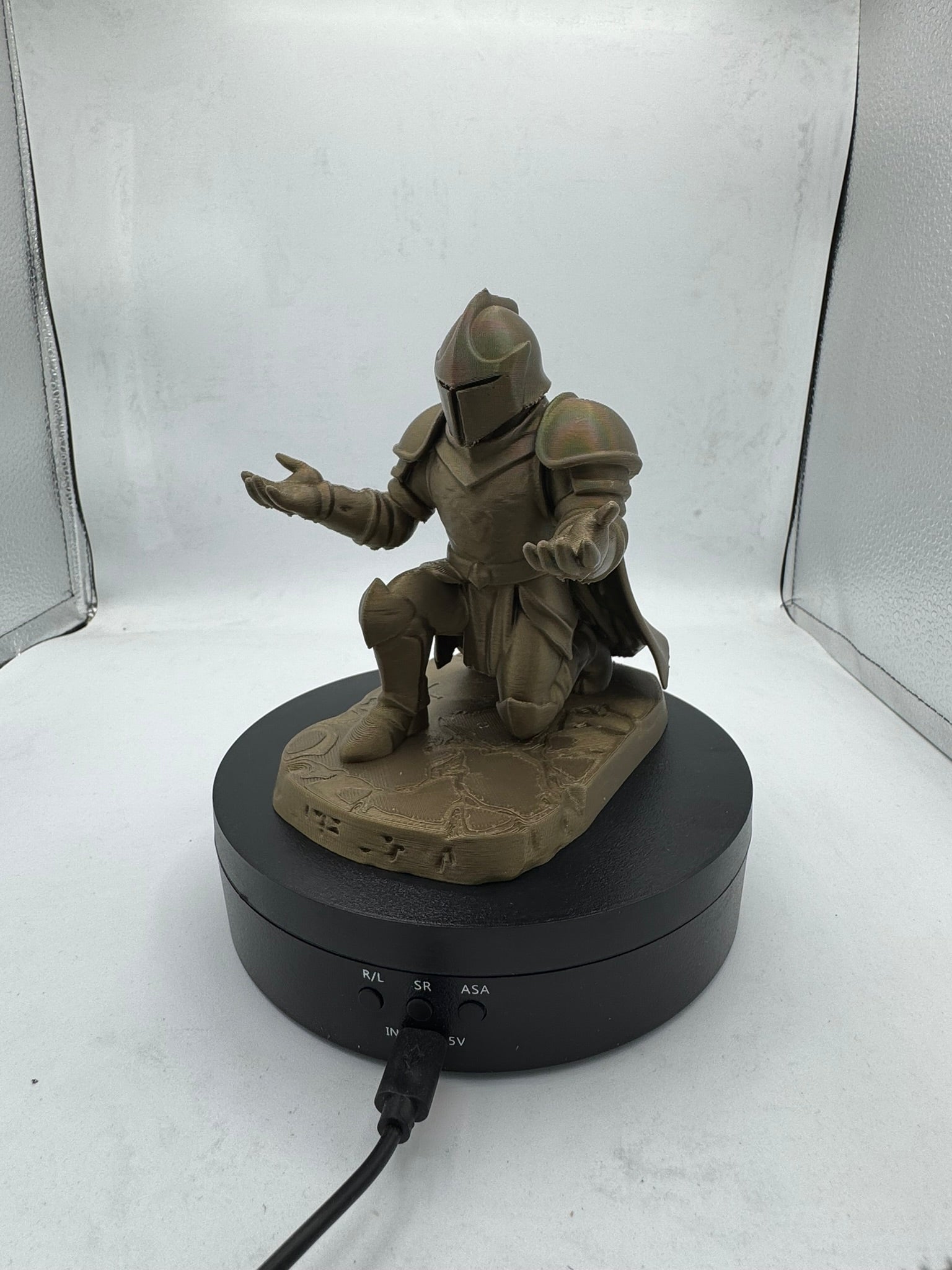Kneeling Knight Pen Holder