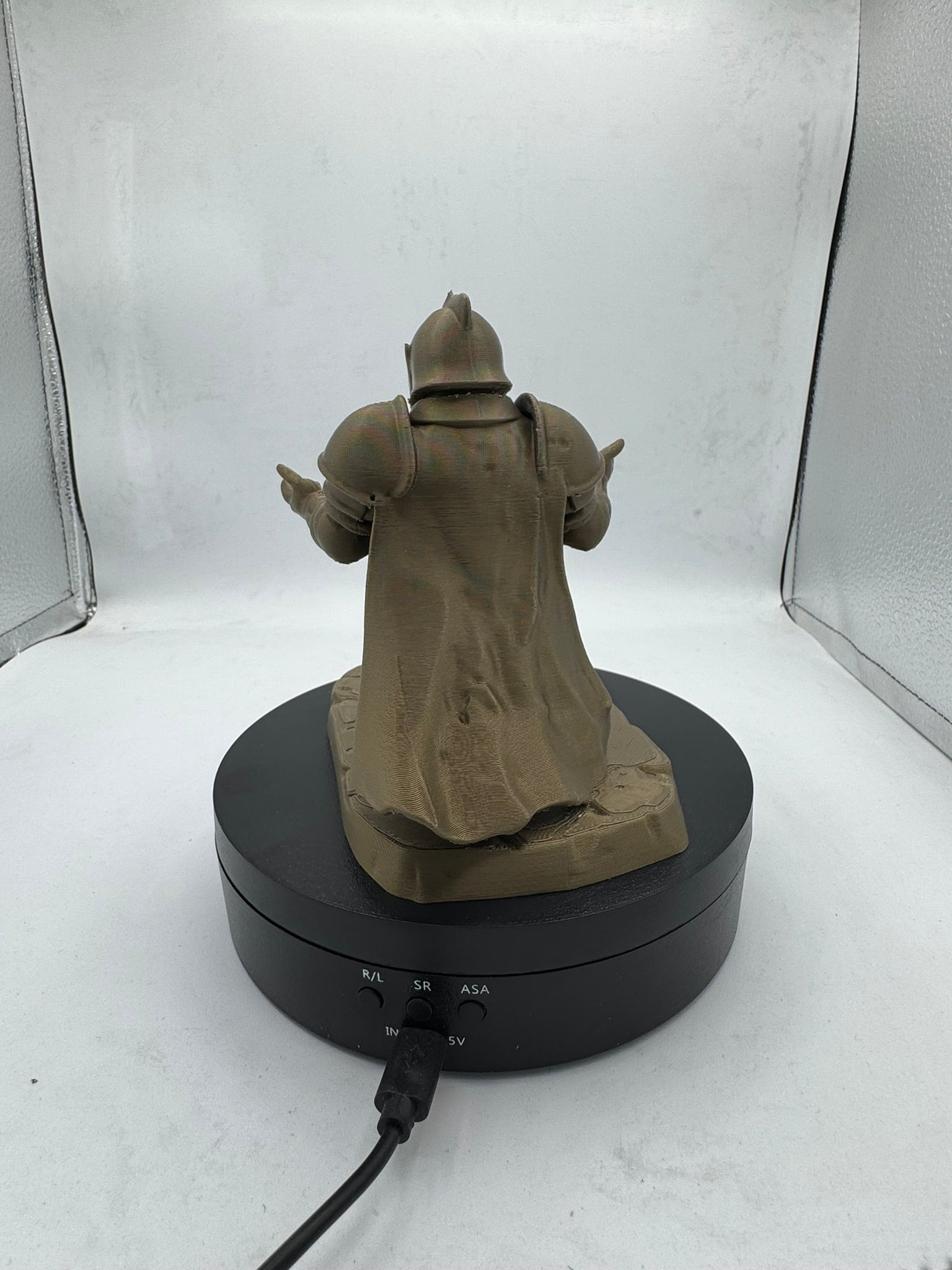 Kneeling Knight Pen Holder