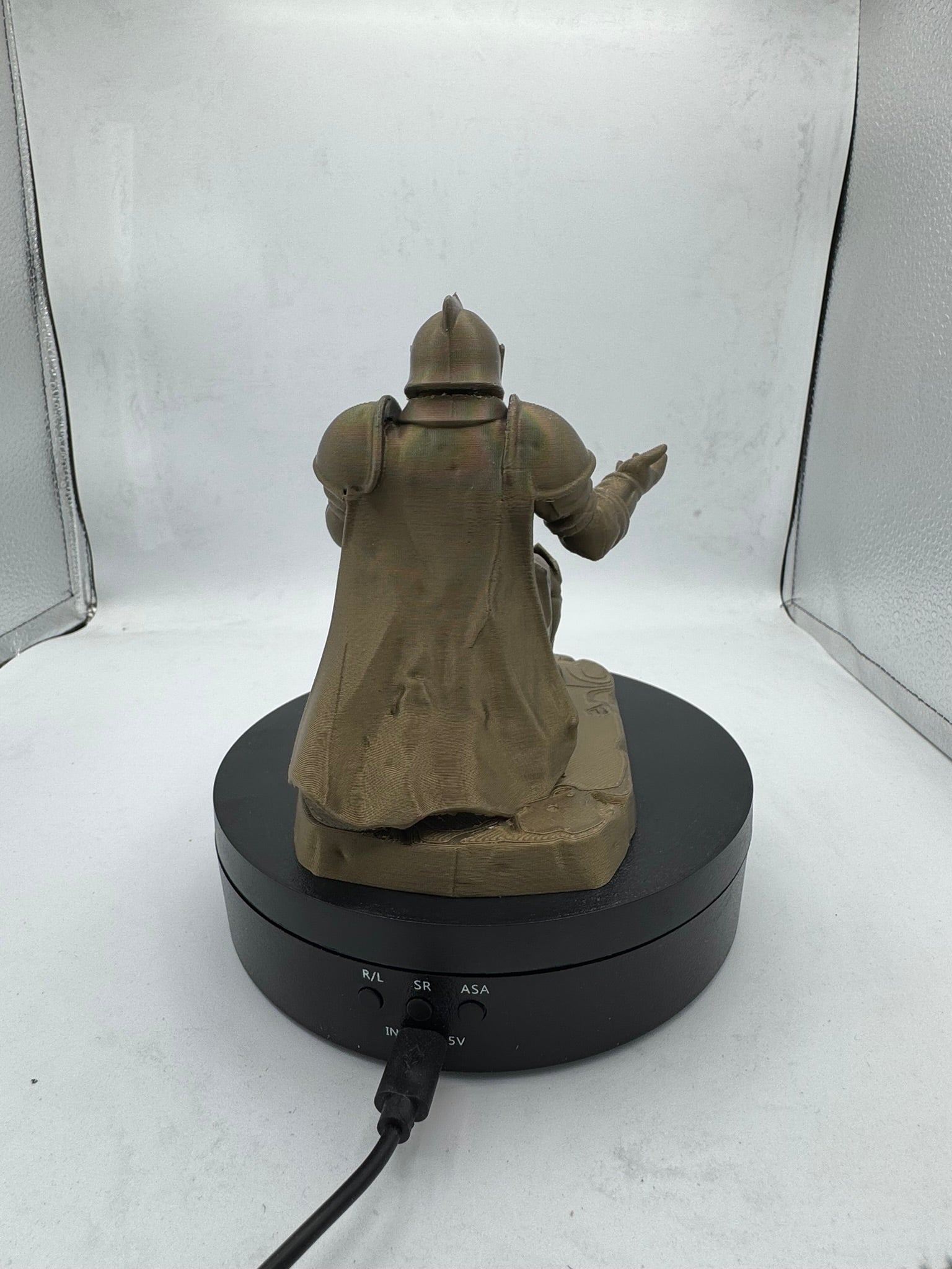 Kneeling Knight Pen Holder