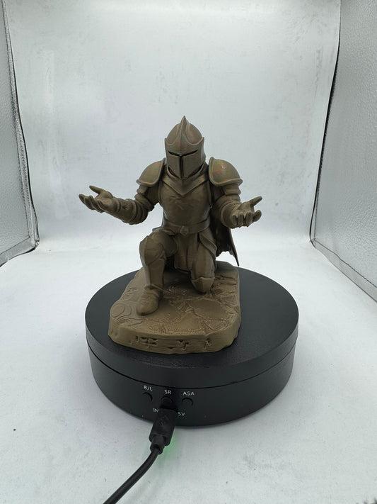 Kneeling Knight Pen Holder