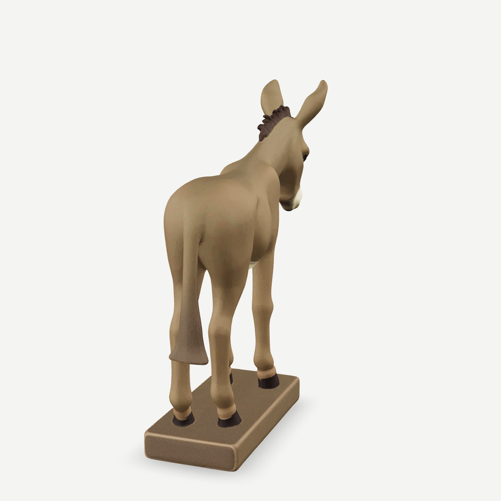 3D printed a donkey standing with head lowered — back view