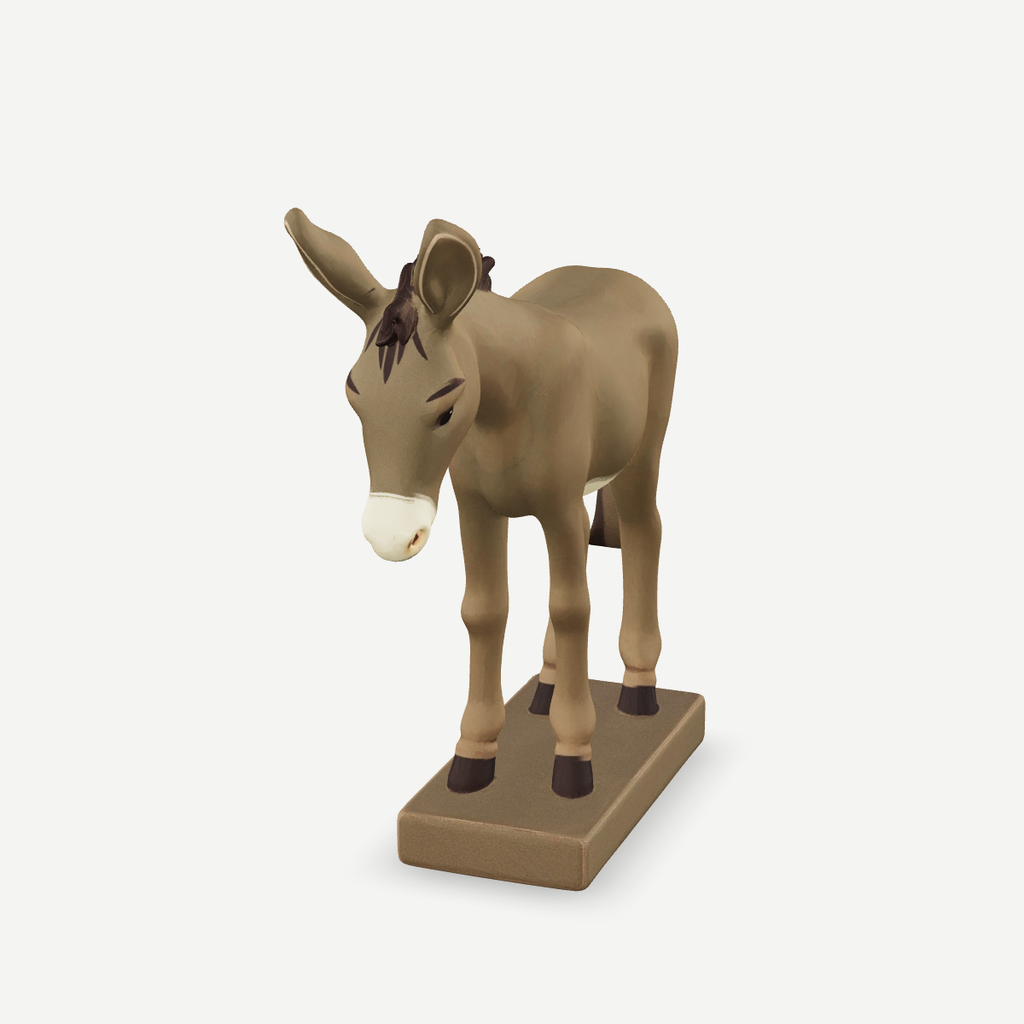 3D printed a donkey standing with head lowered — detail view