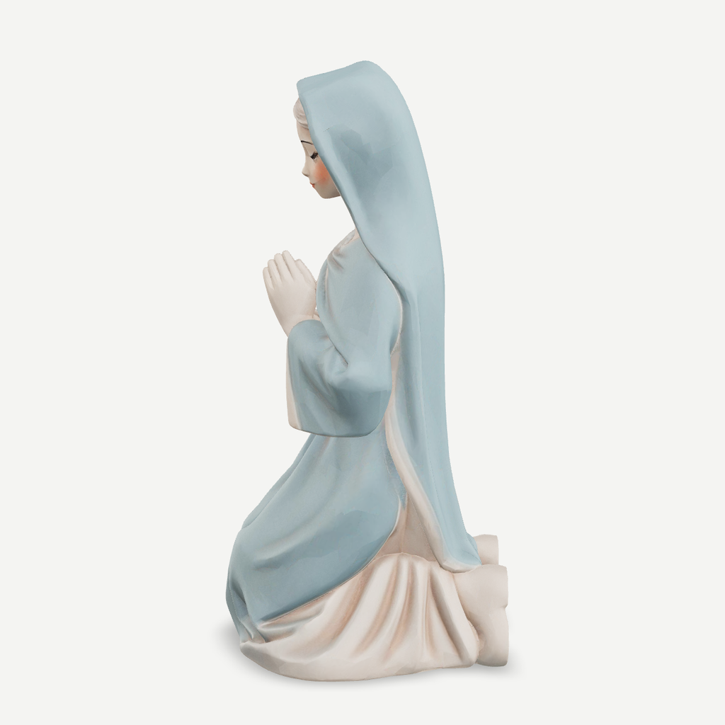 3D printed Mary kneeling nativity figurine — side view